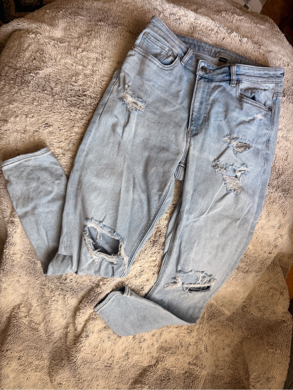 American Eagle Highest Rise Mom Jean Women Light Wash Distressed Straight